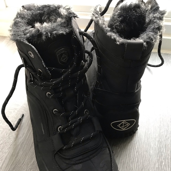 Snow shoes - Picture 2 of 7